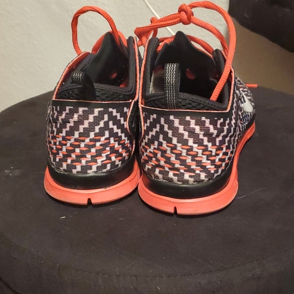 Nike Shoes (Free TR Fit 4) - Picture 6 of 6